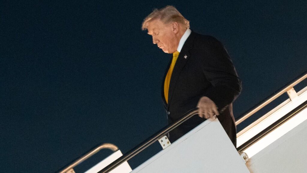 ドナルド・トランプ氏、1978年のカーター大統領以来、レギュラーシーズンのNFLの試合で初の現職米国大統領としてブーイングを浴びた