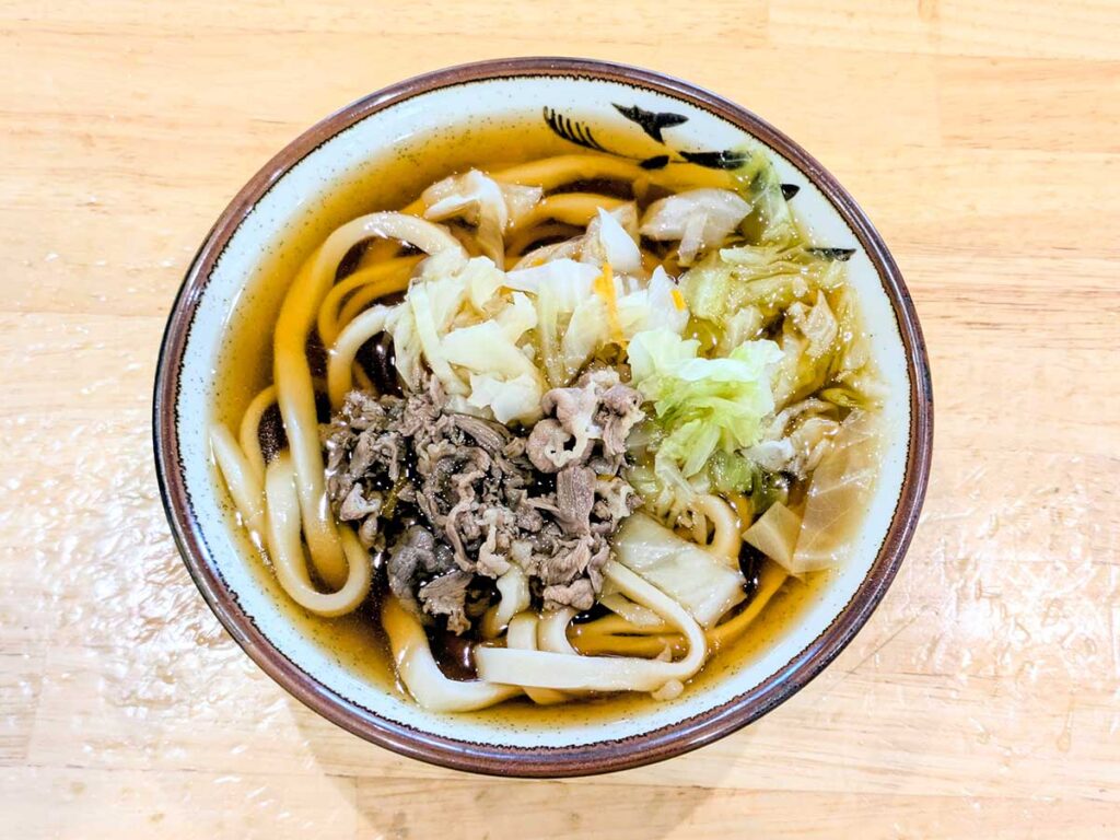 行列には訳がある！ 会社員から転身した『白須うどん』三代目が作る「吉田のうどん」が旨いワケ (2025年11月16日) - エキサイトニュース