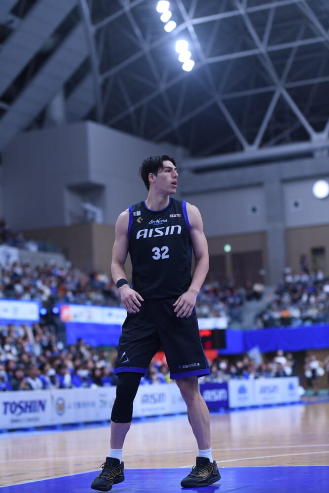 #シーホース三河 2025-26 密着ドキュメンタリー vol.1「アヴィがすべてを変えてくれた」 : ［愛B Café］AICHI BASKETBALL CAFE