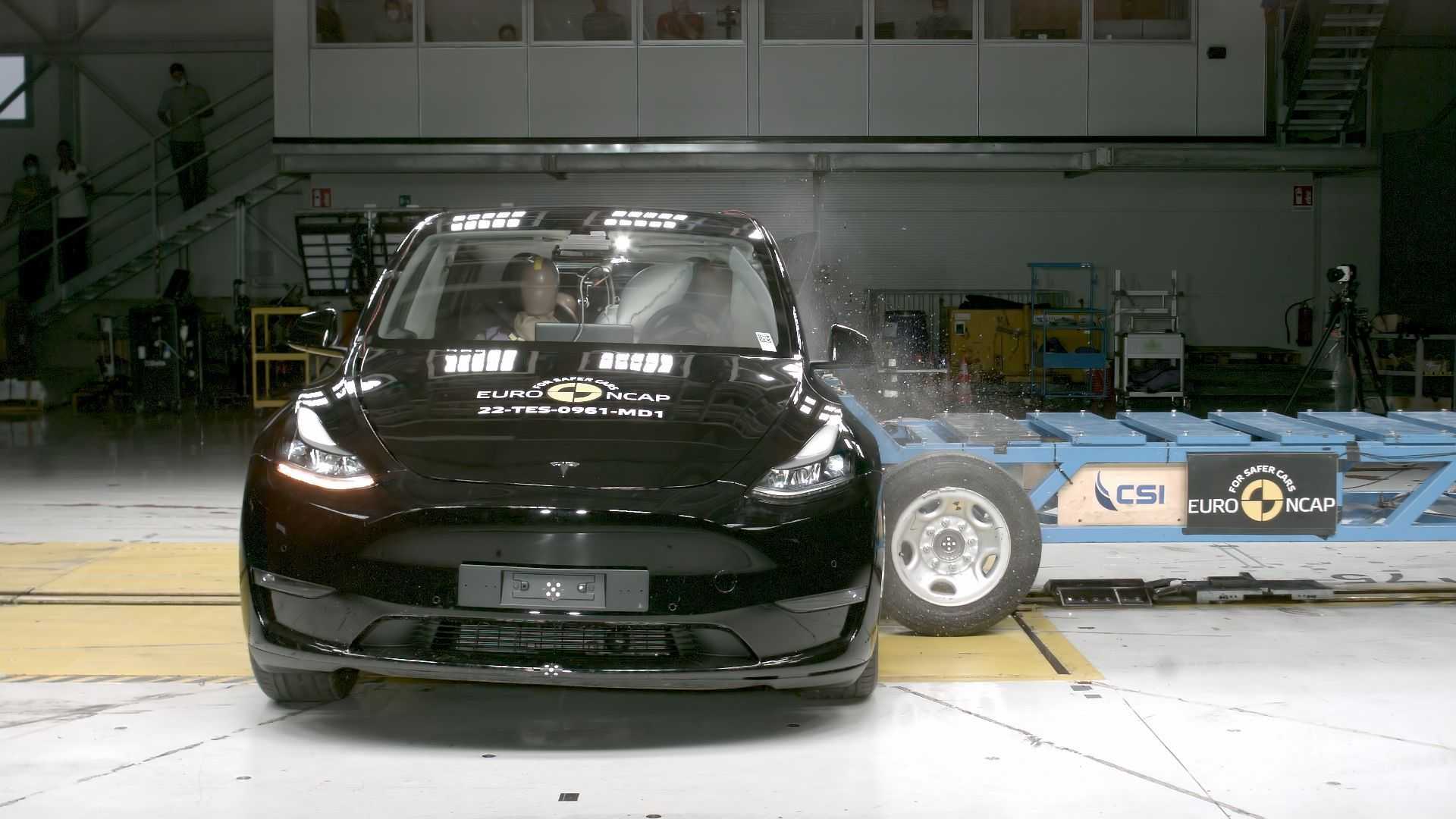 Tesla Model Y Berlin Euro Ncap Lateral