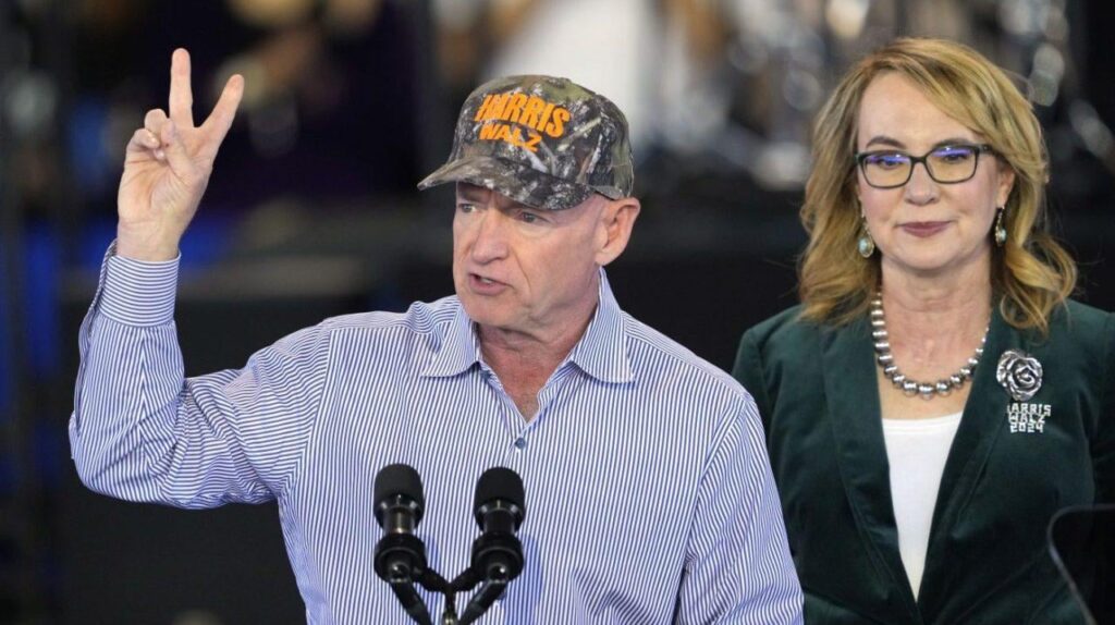 マーク・ケリー、ヘグセスを「まったく不適格」と発言：「とてもばかばかしい」
