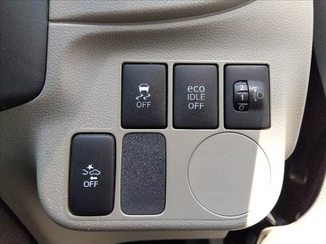 ☆禁煙車☆４ＷＤ☆スマートアシスト☆ナビ☆ＴＶ☆ＤＶＤ再生☆バックカメラ☆低速域衝突回避支援ブレーキ☆誤発進抑制☆先行車発進お知らせ☆アイドリングストップ☆キーレスキー☆走行５．８万ｋｍ☆試乗ＯＫ☆