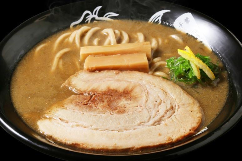 セブン、店頭調理の「できたて麺」スタート 専用マシンで調理【埼玉県の一部店舗で開始】