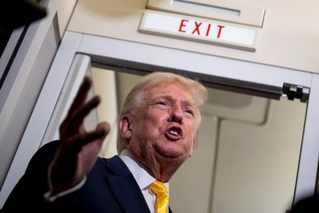 トランプ氏、エプスタイン文書めぐり態度一変　公開に賛成票投じるよう共和党議員に呼びかけ