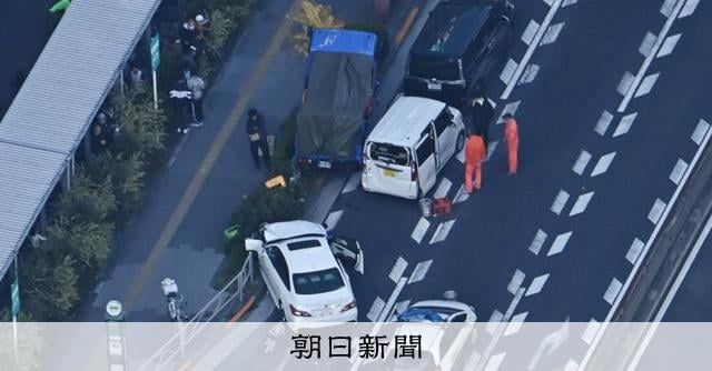 盗難車が次々と歩行者はねる 1人死亡、1人重体、9人けが 足立区