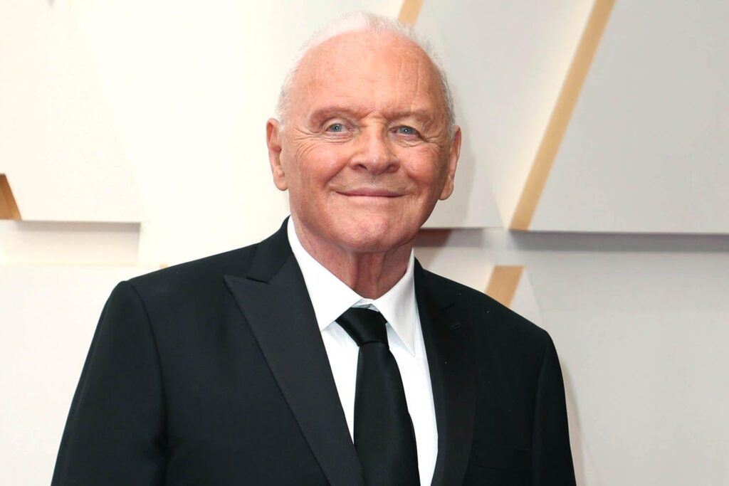 アンソニー・ホプキンス、妻は自閉症の可能性があると考えていると語るが、診断については「すべてナンセンス」と「皮肉」