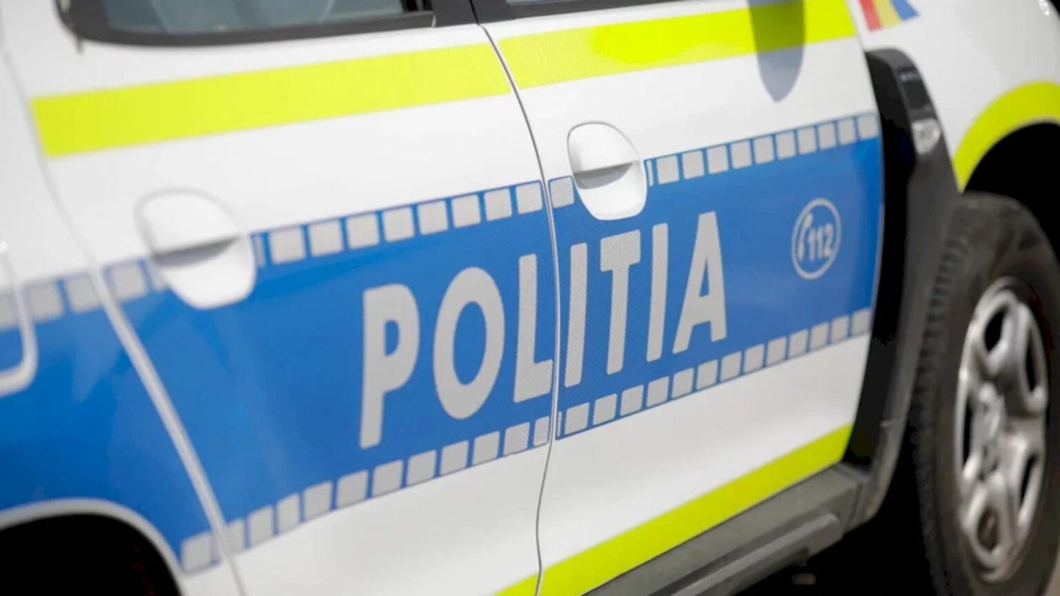 ハロウィーンの夜、ブカレスト近郊の12月1日コミューンで男性が刺された。 13歳の少年がキャンディーを与えなかったために彼を攻撃した
