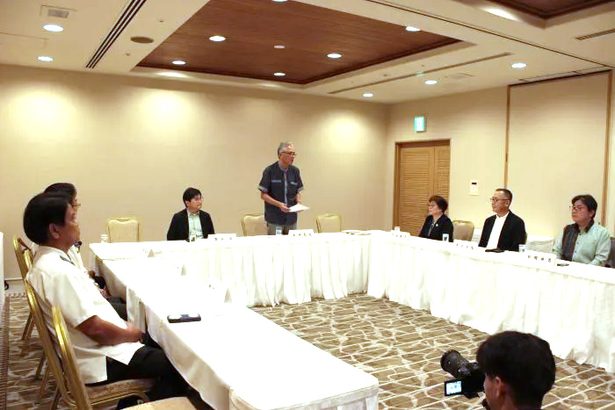 来年の沖縄県知事選へ、保守系候補の選考委員会が初会合　現職への対抗馬、公募へ