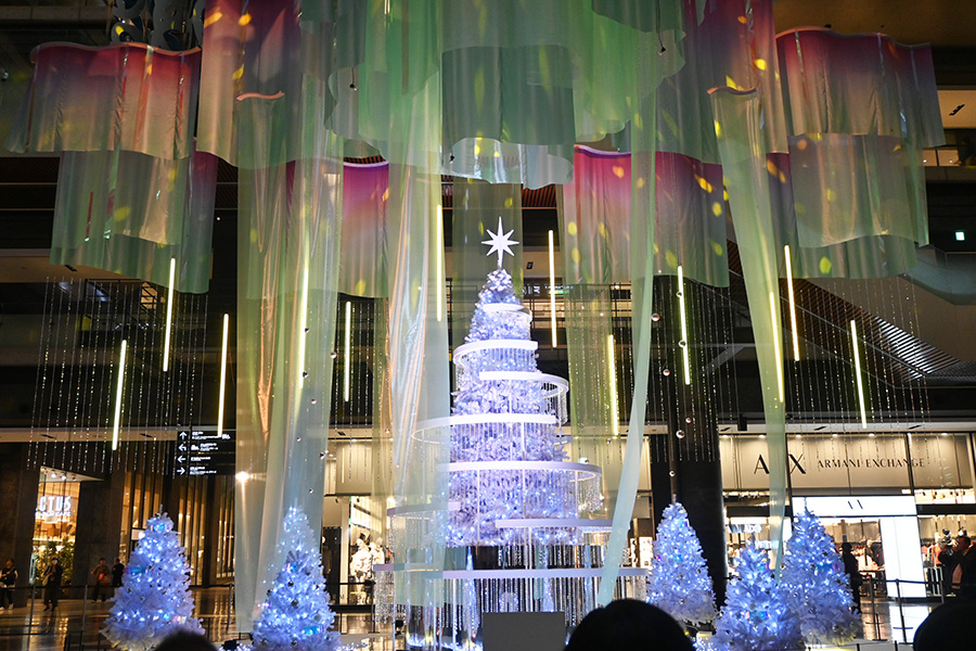 『GRAND WISH CHRISTMAS 2025』のクリスマスツリーライティングショーの様子