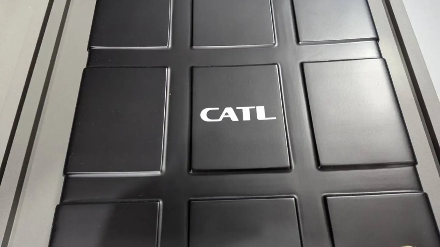 CATLスペインLFP電池工場とEUの攻防—技術人材2000人の壁、41億ユーロ投資と2026年稼働・現地化 CATLスペインLFP電池工場とEUの攻防—技術人材2000人の壁、41億ユーロ投資と2026年稼働・現地化