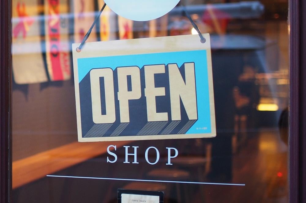 日曜日のショッピングが戻ってきましたか？不条理を終わらせ、貿易をポーランドに戻す時が来た | PrzeglodHandlowy.pl