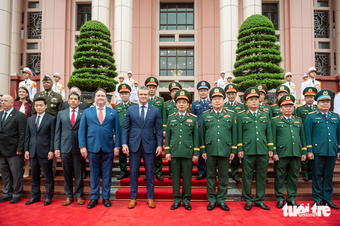 ファン・ヴァン・ザン将軍が米国陸軍長官と会談 - 写真3。
