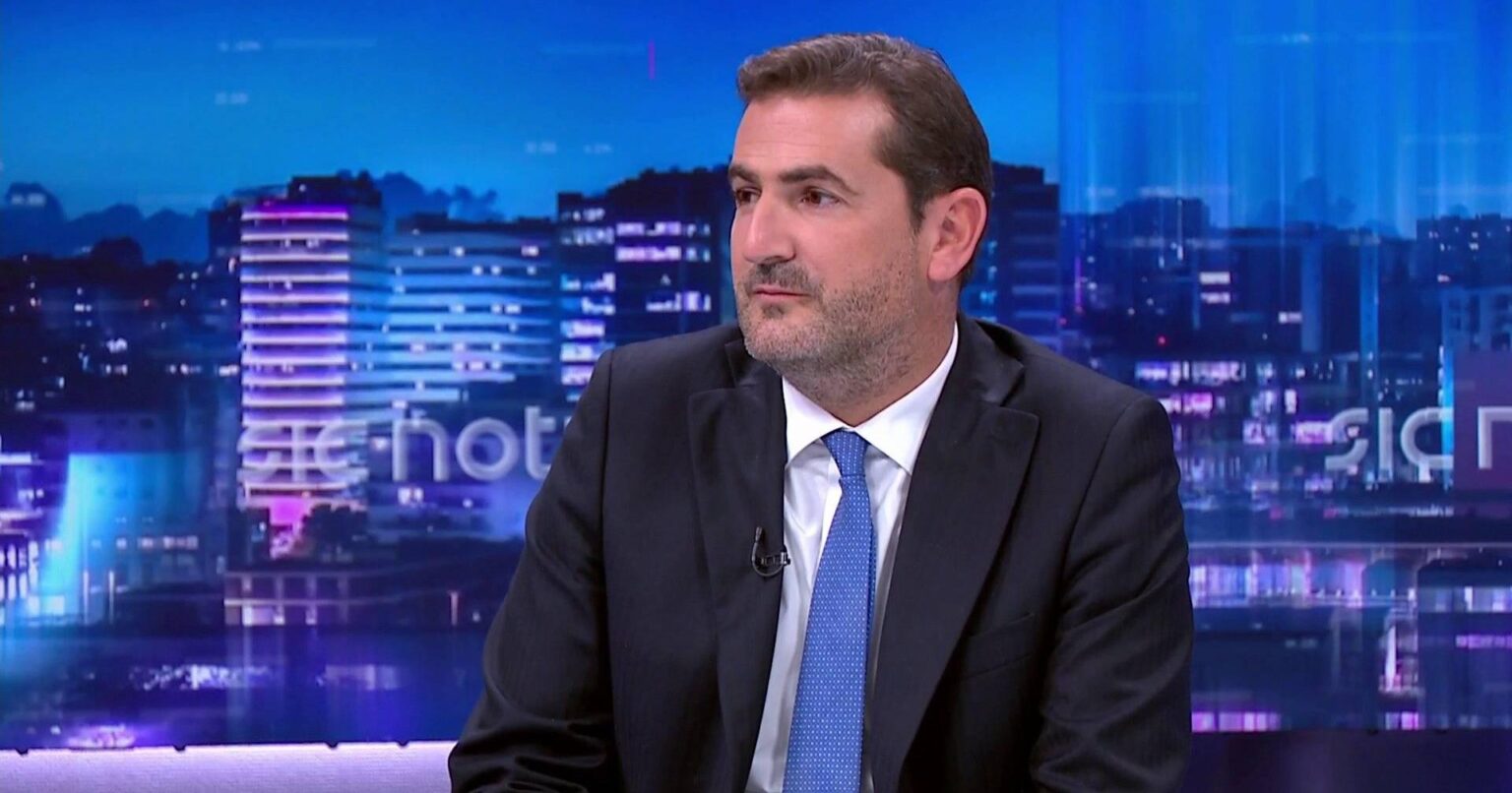 「政府が左翼でないときは必ずゼネストが起こるのは不思議だ」