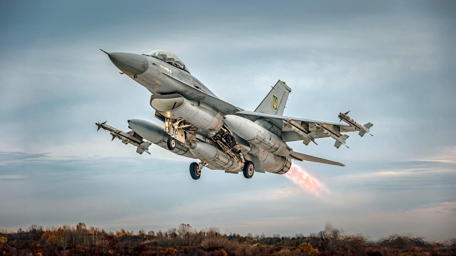 ウクライナのF-16が1,300発以上のミサイルとドローンを迎撃