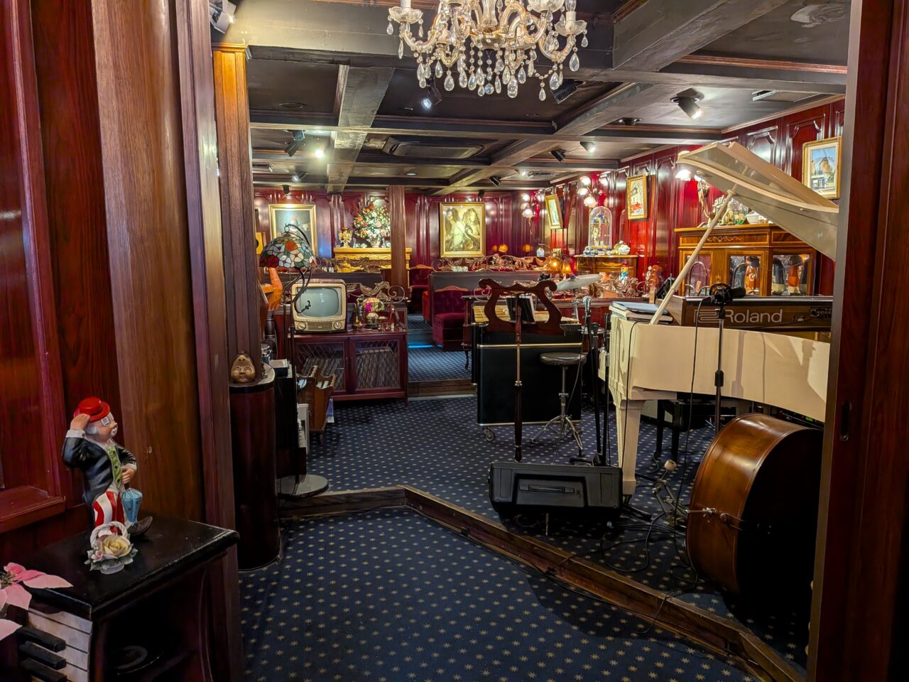 Cafe &Music ラフォーレ