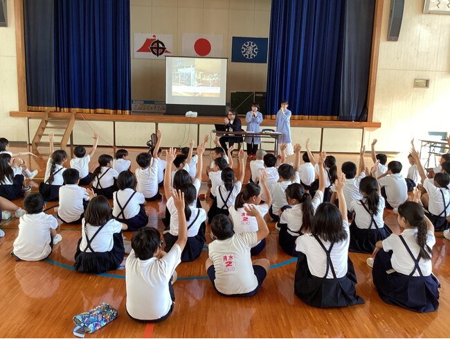 メガネのZoff「目の健康」を啓発する出張授業~鹿児島県鹿児島市立清水小学校~ | 鹿児島・九州プレスリリース | 生活情報 | くらし メガネのZoff「目の健康」を啓発する出張授業~鹿児島県鹿児島市立清水小学校~ | 鹿児島・九州プレスリリース | 生活情報 | くらし