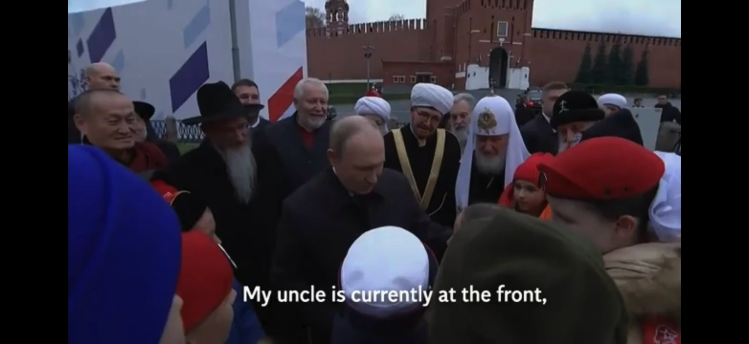 11歳の少女、戦争で負傷した叔父についてプーチン大統領と対峙