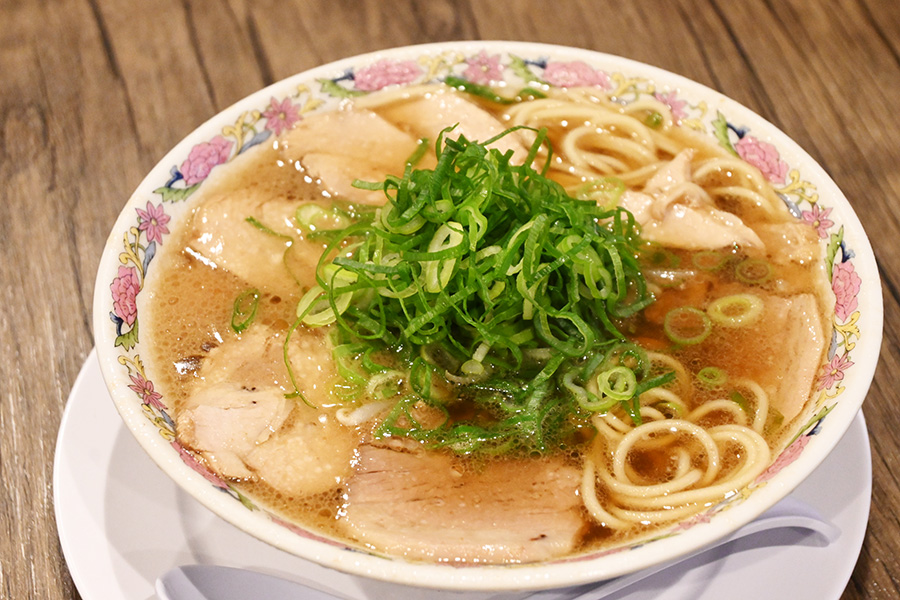 創業７０年・京都の人気ラーメン店「第一旭」、大阪初進出で行列絶えず | Lmaga.jp