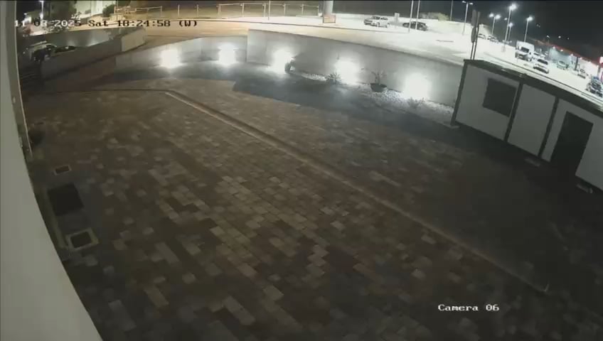 チェコ人観光客が時速168kmで走行していたバイクにはねられ死亡した事故の映像。歩行者はわずか3歩で逃走したが、オートバイはその間に132メートルを走行した。
