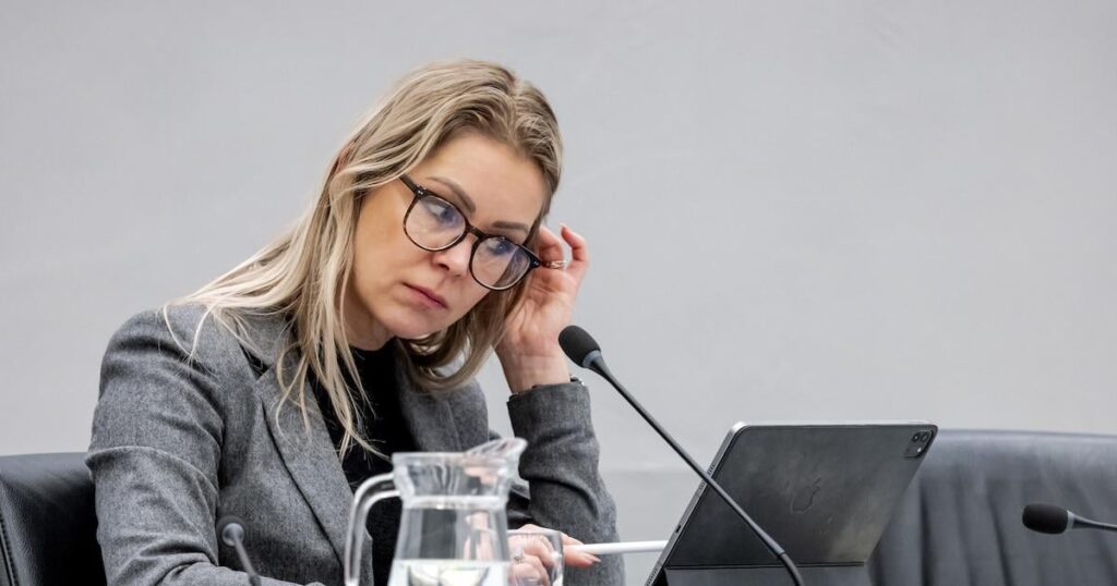ヴィエルスマ大臣は依然としてPFAS農薬の漏洩を許可している