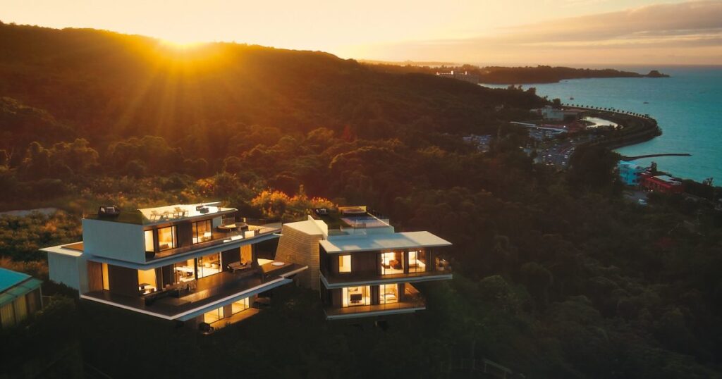 沖縄の海と森を望む、超富裕層のための迎賓館「エスクーバ ザ・ヘブンズ オキナワ」 | GOETHE
