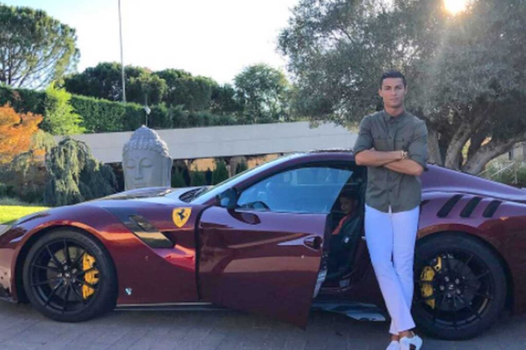 クリスティアーノ・ロナウドとイタリアのスーパーカー：フェラーリ、ランボルギーニ、マセラティ...40台以上のガレージ「ほとんど運転しない」 - ItalPassion