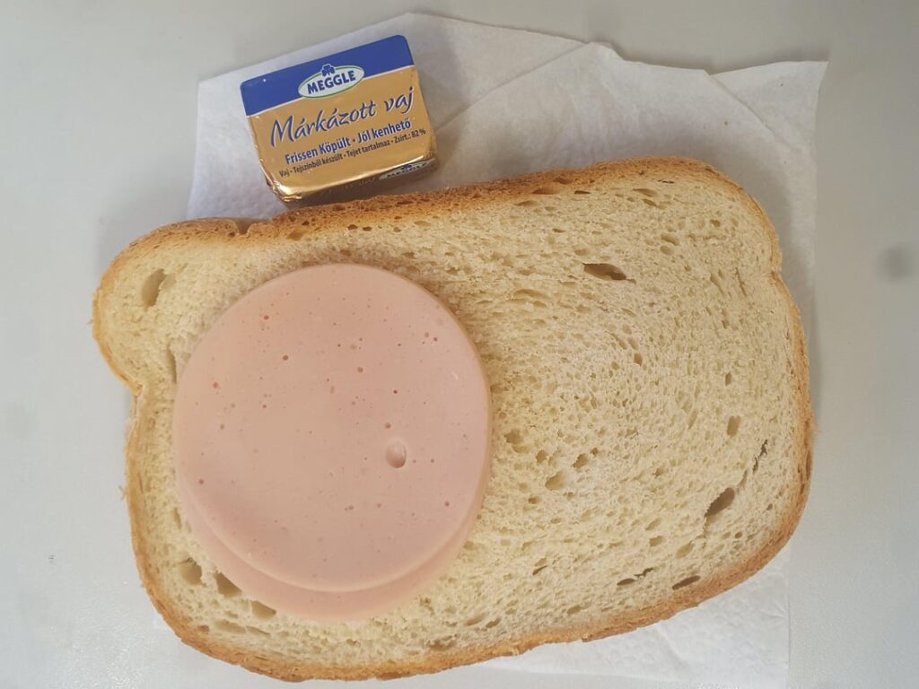 2週間の滞在中のブダペストの病院での朝食と夕食