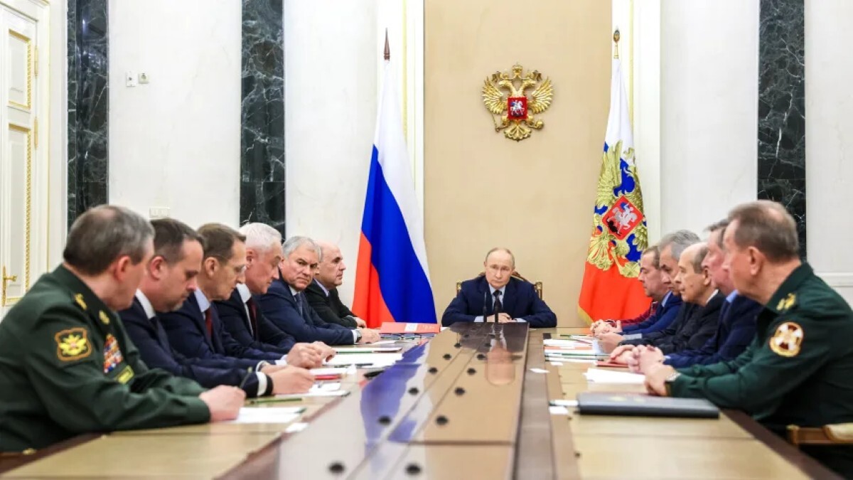 プーチン大統領は5日、安全保障会議を主催したが、ラブロフ外相は出席しなかった/Gavriil Grigorov/AFP/Getty Images