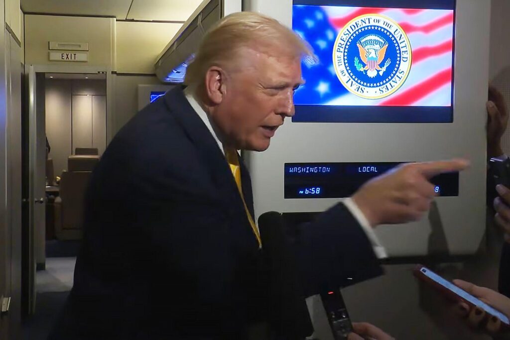ドナルド・トランプ氏、エプスタインファイルについて質問する女性記者を「静かな豚だ」と非難