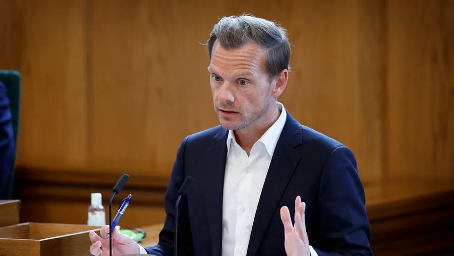新しい法案に関する専門家: - 心配です [Vil gøre det ulovligt at dele videoer af politibetjente hvis de kan genkendes]