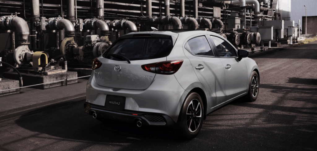 オーストラリアマツダは「MAZDA2 2.0Lエンジン搭載モデル」を導入検討していたが、生産拠点などの都合で実現せず。 - つらつらとMAZDA