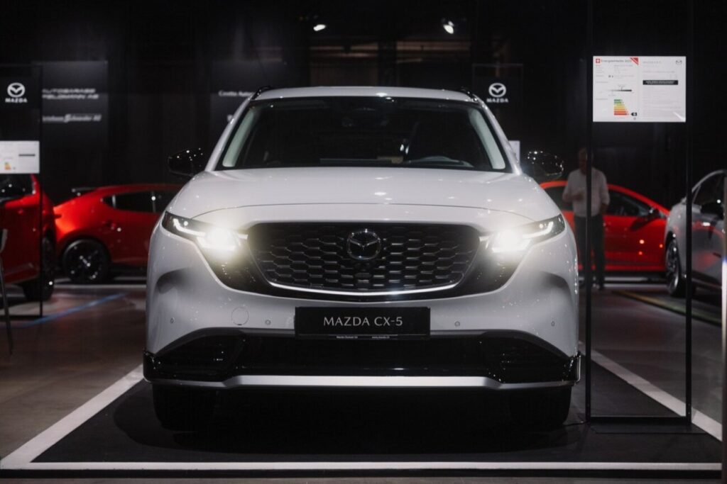 オプションのエアロパーツを装着した「新型CX-5（欧州仕様）」の実車が公開、日本ではフェンダーアーチ等がボディ同色の実車も・・・。 - つらつらとMAZDA