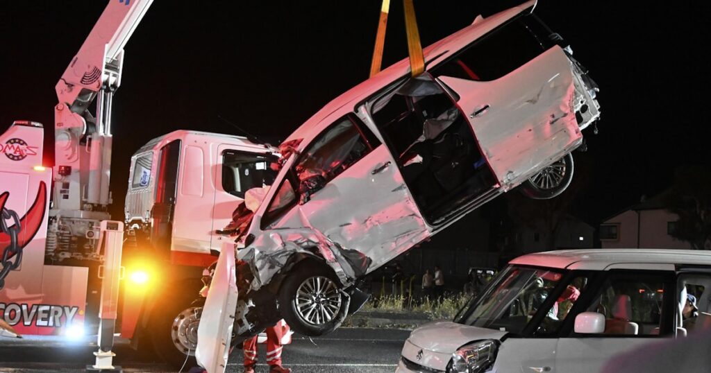 兵庫県加古川市で14台絡む多重事故、1人死亡17人負傷 - 日本経済新聞