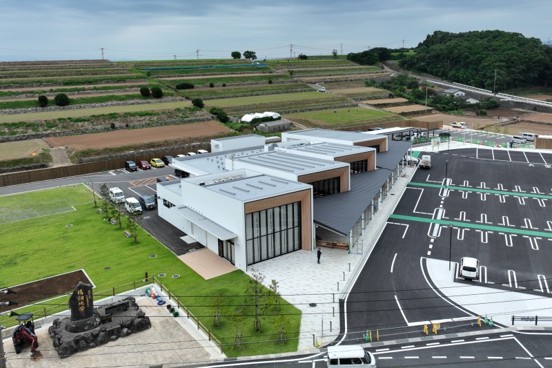 道の駅 251いいもりじゃがーロード　外観、駐車場