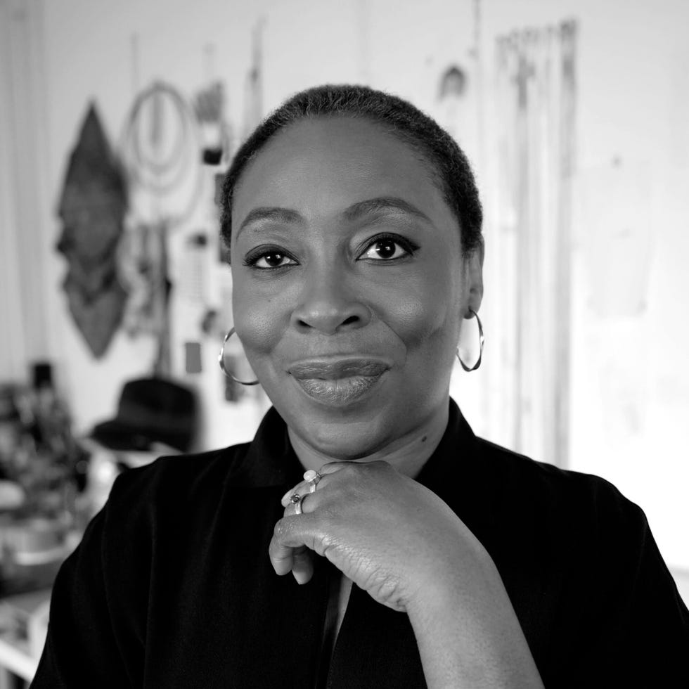 金沢21世紀美術館で出会う共創の物語ーーオトボン・ンカンガと石川県の職人たちが織りなす『シェイプド・バイ・メニー』展