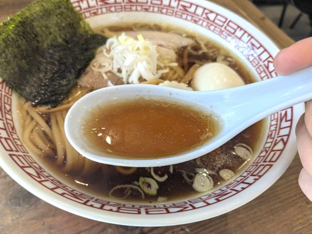 その日にしか出会えない一杯がここに！尼崎の『ムコウガワ製麺所』で朝ラーメンを楽しむ [画像]