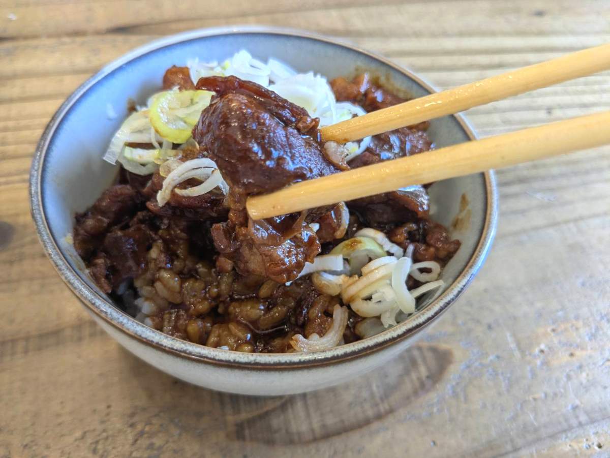 デミグラスソースのようなとろみと色味