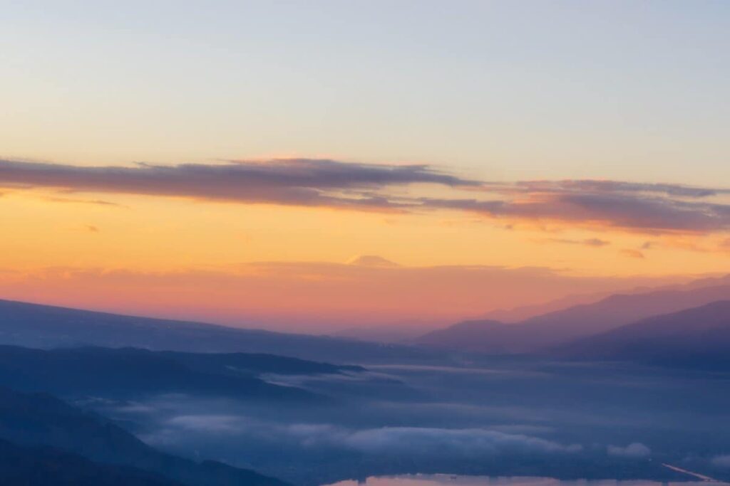 長野県の高原から撮影された「これぞ日本という絶景」　絵画のような景色に思わず見入ってしまう | LIMO | くらしとお金の経済メディア