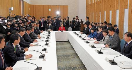 来年１月にも外国人総合的対応策 土地取得ルールや入管強化へ | | 全国のニュース