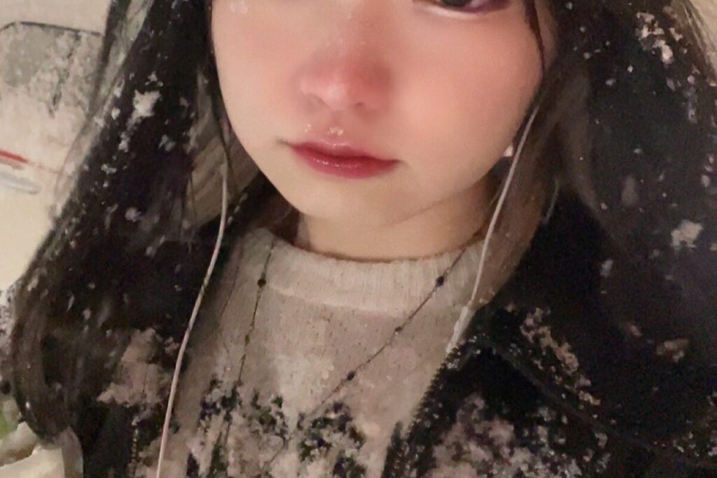 「建物から出て5分でこれ」北海道で暮らす女性の外出風景にSNS中が驚愕 まるで「加工のよう」 | LIMO | くらしとお金の経済メディア 「建物から出て5分でこれ」北海道で暮らす女性の外出風景にSNS中が驚愕 まるで「加工のよう」 | LIMO | くらしとお金の経済メディア