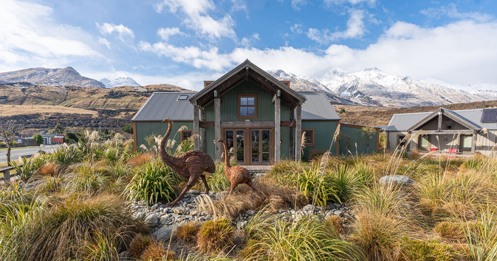 【ニュージーランド】電力は自給、客室の建材は地元のものを。エコロジカルに設計されたラグジュアリーロッジ | CREA Traveller