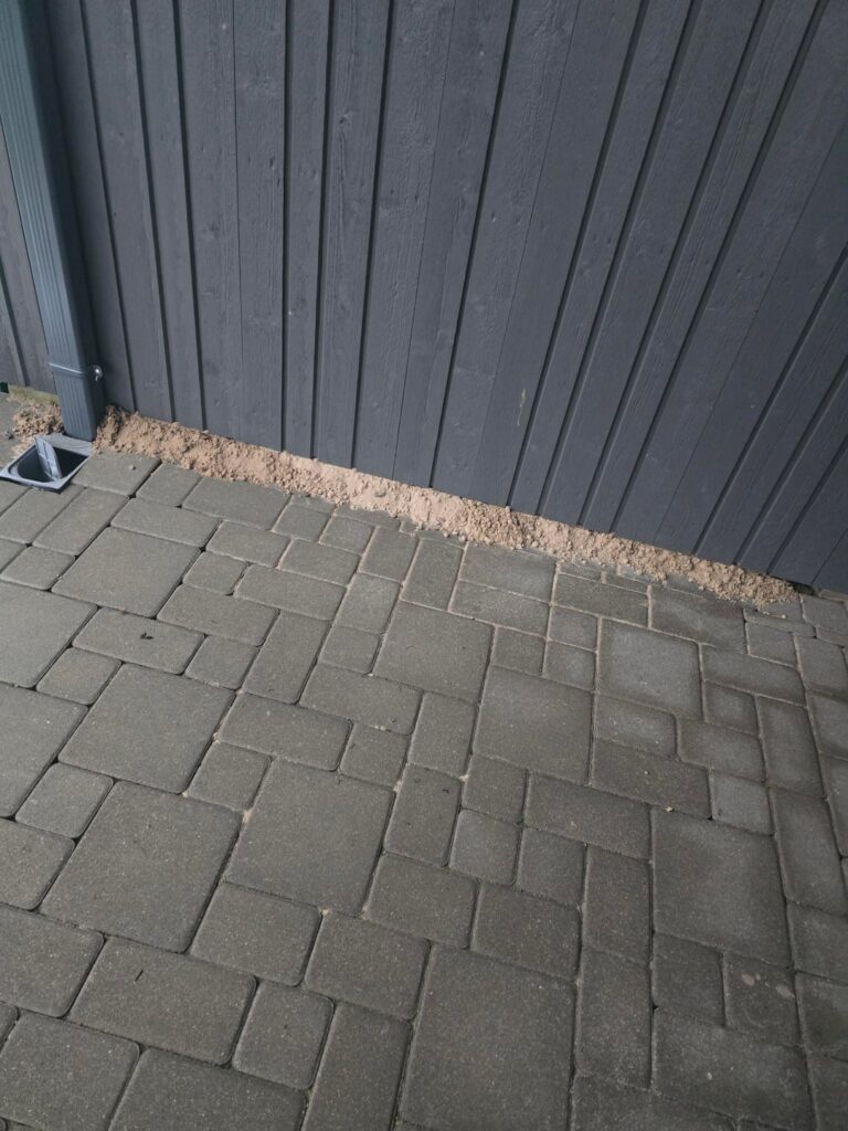 私の小屋の下に動物がいますが、心配する必要がありますか?