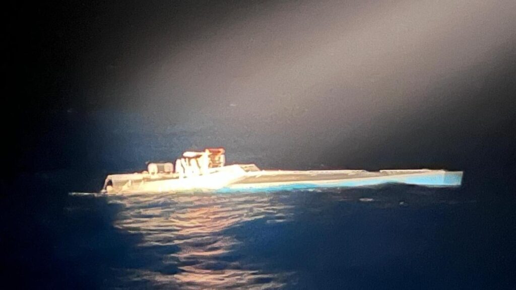 1.7トンのコカインを積んだ麻薬潜水艦がポルトガルへ向かう途中で拿捕される