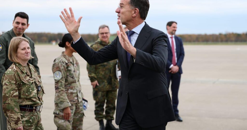 ルッテ首相、ウクライナのNATO加盟に対するロシアの拒否権を否定