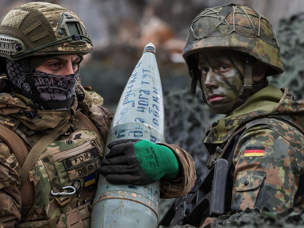ドイツはロシア・ウクライナ戦争での戦闘経験を重視し、ウクライナの退役軍人を教官として陸軍士官学校に迎える予定だ。この計画は、ドイツ兵士の訓練を強化し防衛関係を深め、NATOを支援し、紛争が続くウクライナを支援することを目的としている。