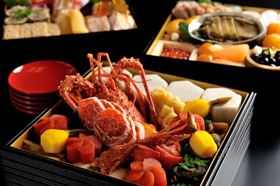 おせち料理（提供：平八茶屋）