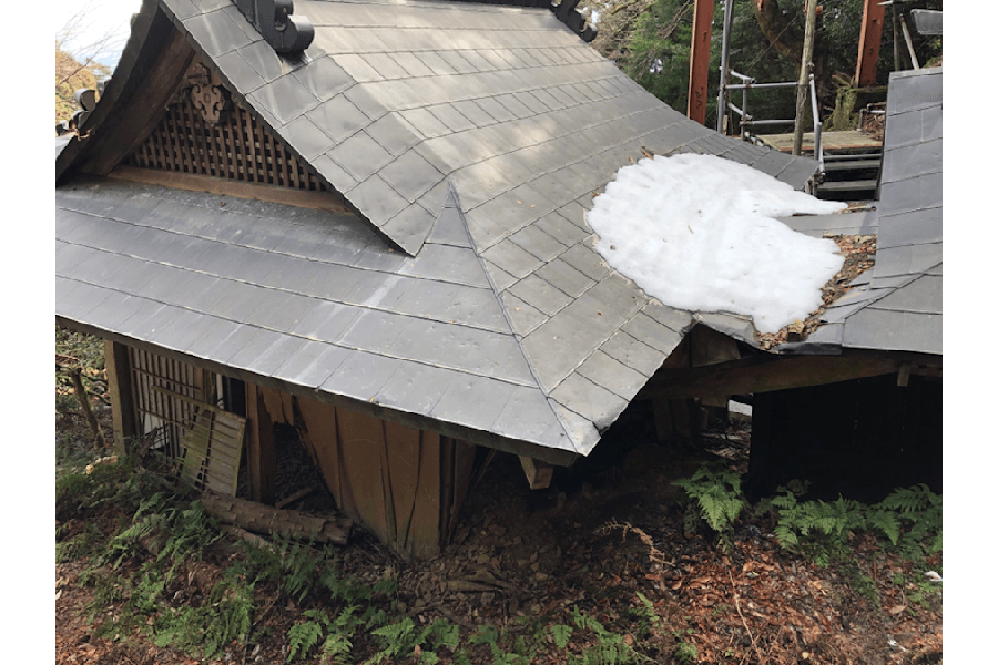 2012年の集中豪雨による土砂崩れで全壊した月輪寺「愛宕大権現堂」。2018年の台風でも大きな被害を受け、存続の危機に瀕している月輪寺では現在、災害復興支援を募っている（画像提供：月輪寺【公式】）