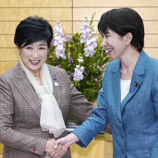 「総理に失礼だ！」と小池都知事が大炎上…高市首相“45度お辞儀”に“5度の会釈”で対応したワケ ―「初の女性宰相」を取られた