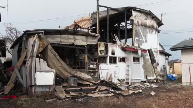 住宅全焼 1人死亡　隣接の空き家も全焼　岩手県花巻市