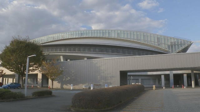 【速報】スタントマンの男性（30）が特撮ドラマ撮影中にワイヤー外れ2.5m落下して重傷　意識はあり、命に別状なし　群馬・前橋市のスポーツ施設